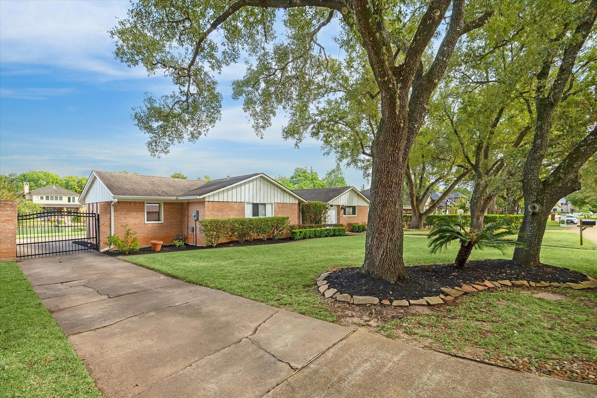 107 Saint Marks, Sugar Land, TX 77478 107 Saint Marks, Sugar Land, TX 77478