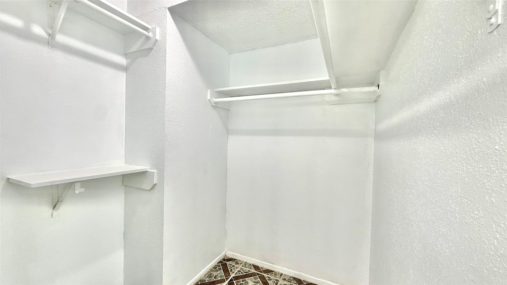 11889 Bobwhite Drive, #834, Houston, TX 77035 11889 Bobwhite Drive, #834, Houston, TX 77035