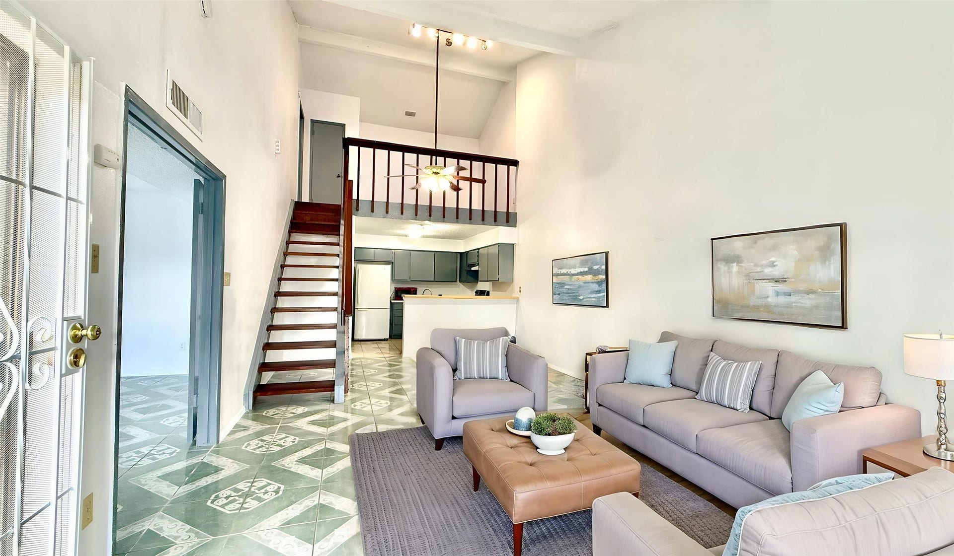 11889 Bobwhite Drive, #834, Houston, TX 77035 Virtually Staging