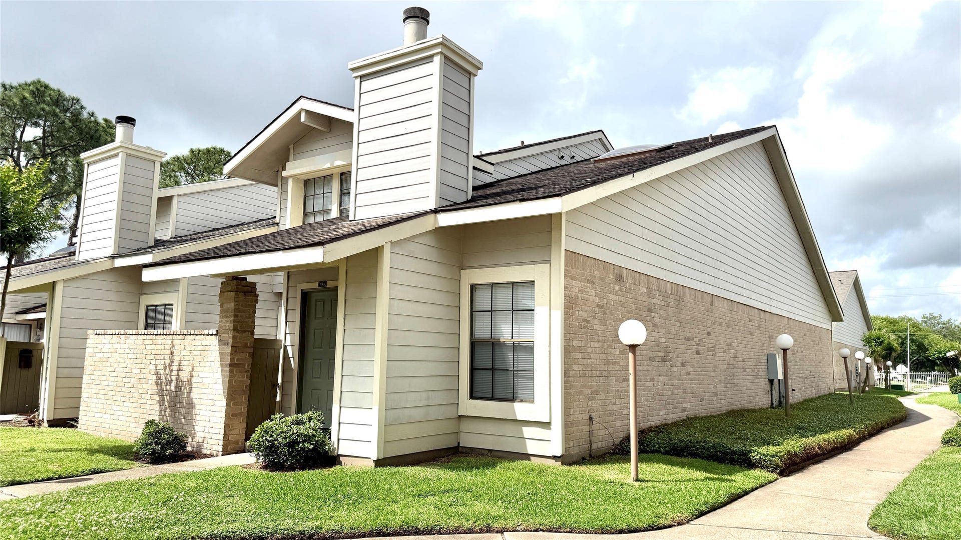 11889 Bobwhite Drive, #834, Houston, TX 77035 11889 Bobwhite Drive, #834, Houston, TX 77035