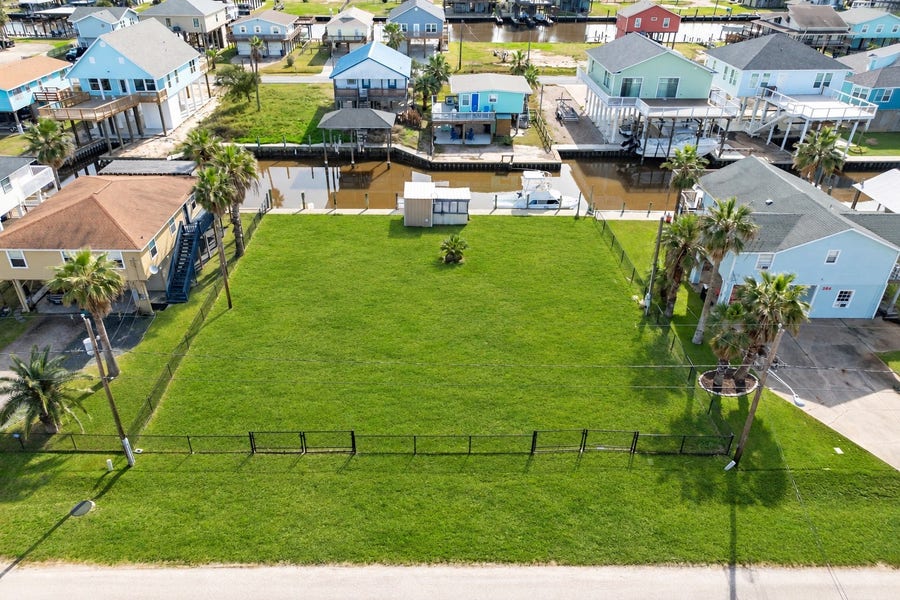 Property photo for 402 Shark Lane, Surfside Beach, TX