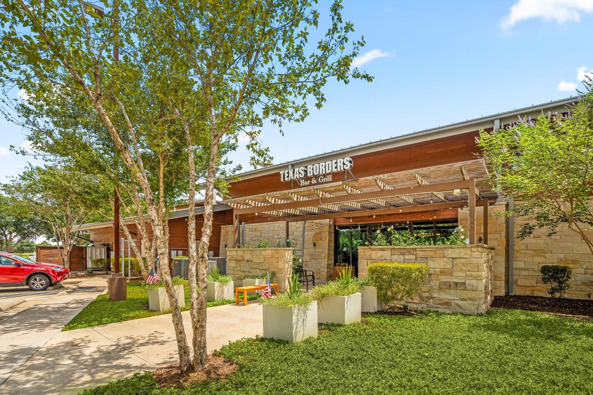 6922 Goldstrum Way, Katy, TX 77493 A standout feature of Cane Islands Cane Quarter is Texas Borders Bar & Grill, bringing dining and entertainment right into the heart of the community. The restaurant serves Cajun, American and Tex-Mex favorites and hosts special events, adding another convenient destination for residents to gather close to home.