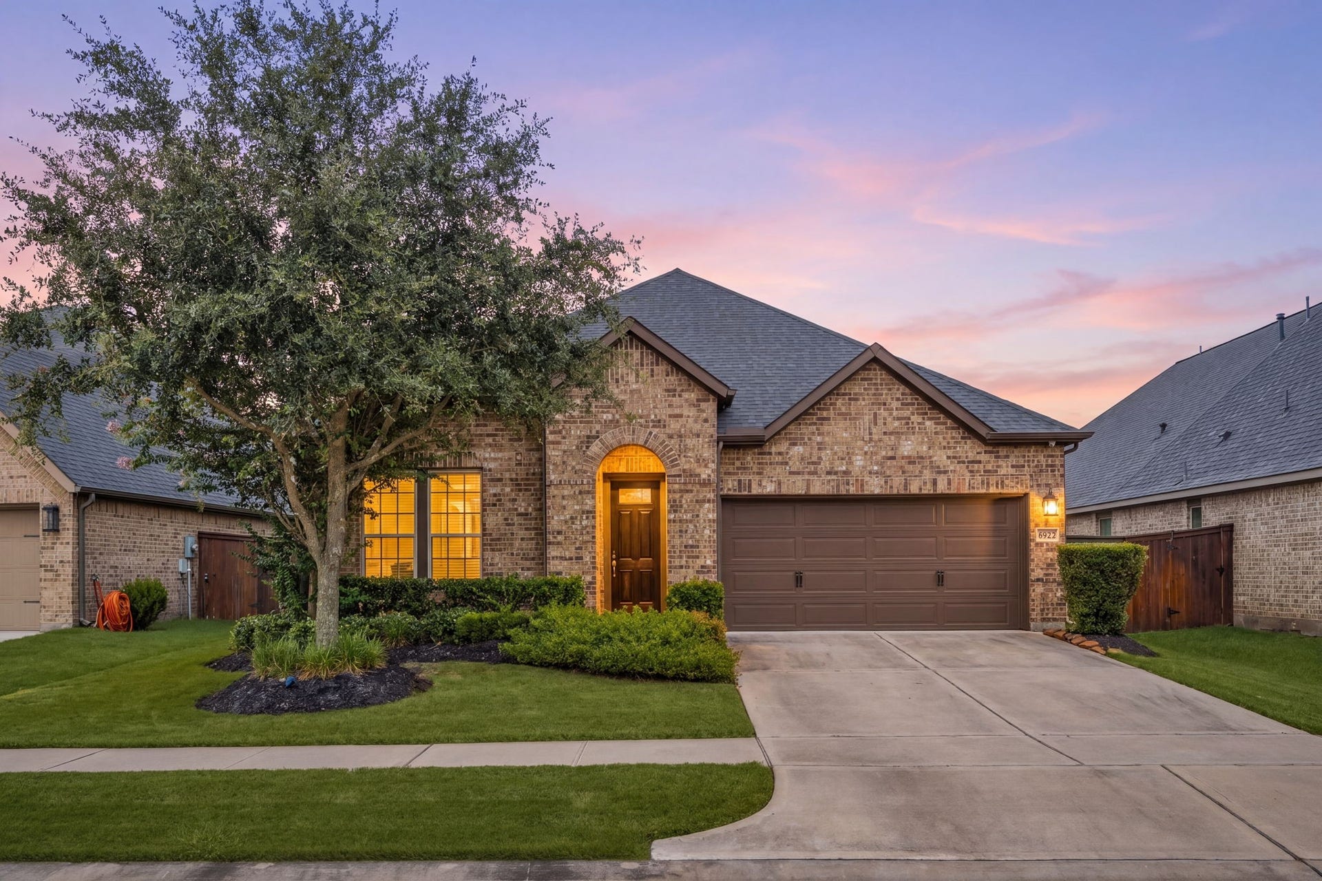 6922 Goldstrum Way, Katy, TX 77493 Thank you for viewing our listing. We'd love to show you this home! Call us today to schedule your private showing.