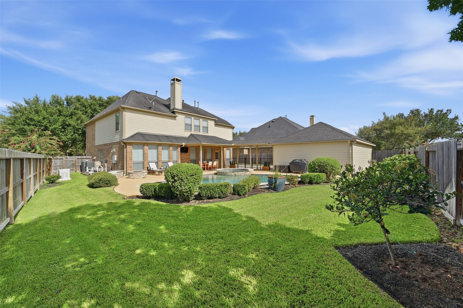 2815 Golden Larch Drive, Katy, TX 77494 Plenty of grassy area for kids and pets to play.