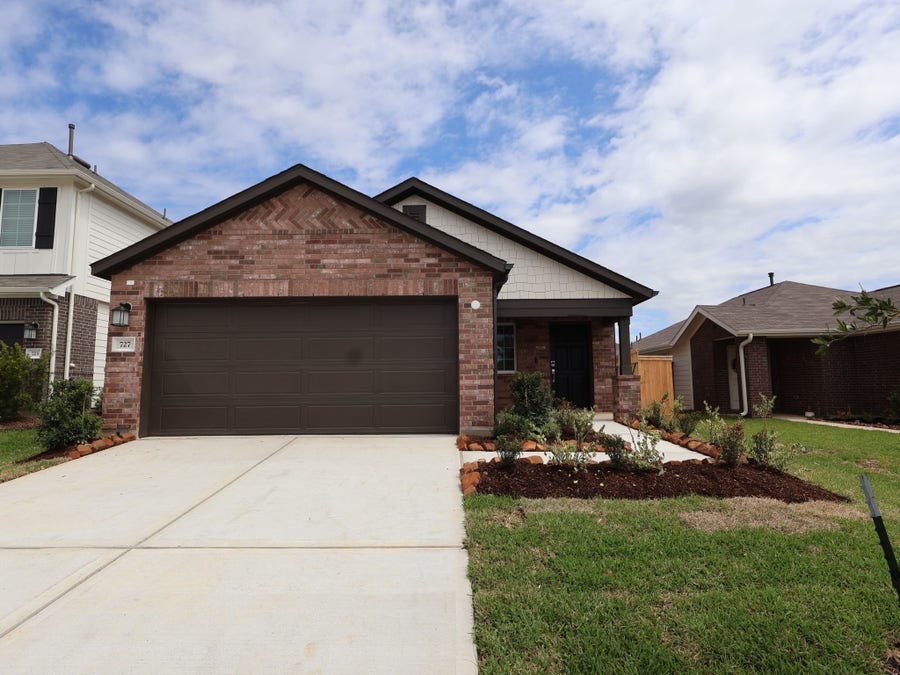 Property photo for 727 Hackberry Branch Court, Magnolia, TX