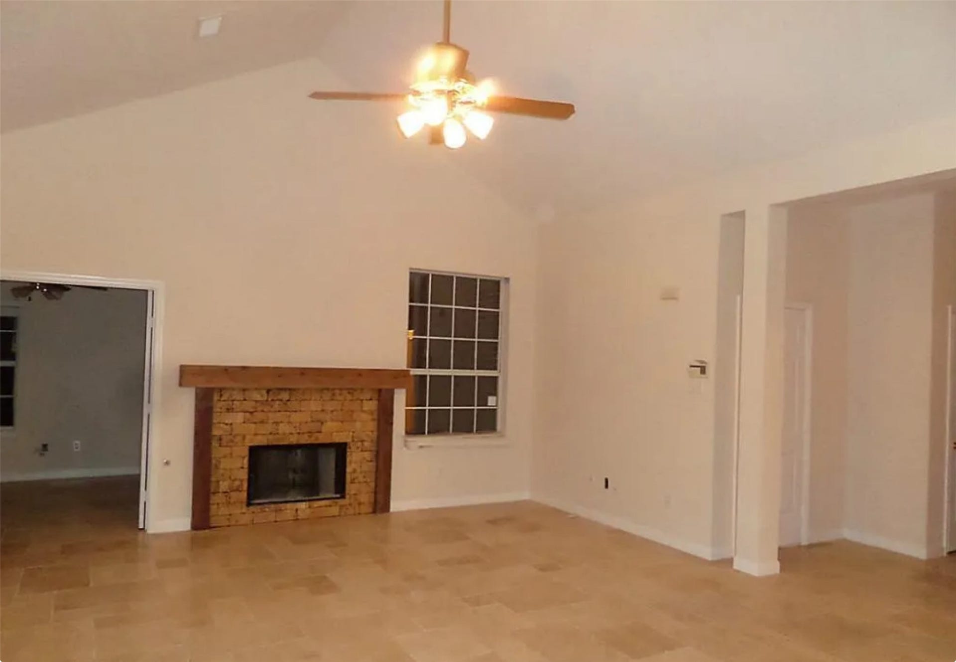 210 N Dreamweaver Circle, The Woodlands, TX 77380 Living Room