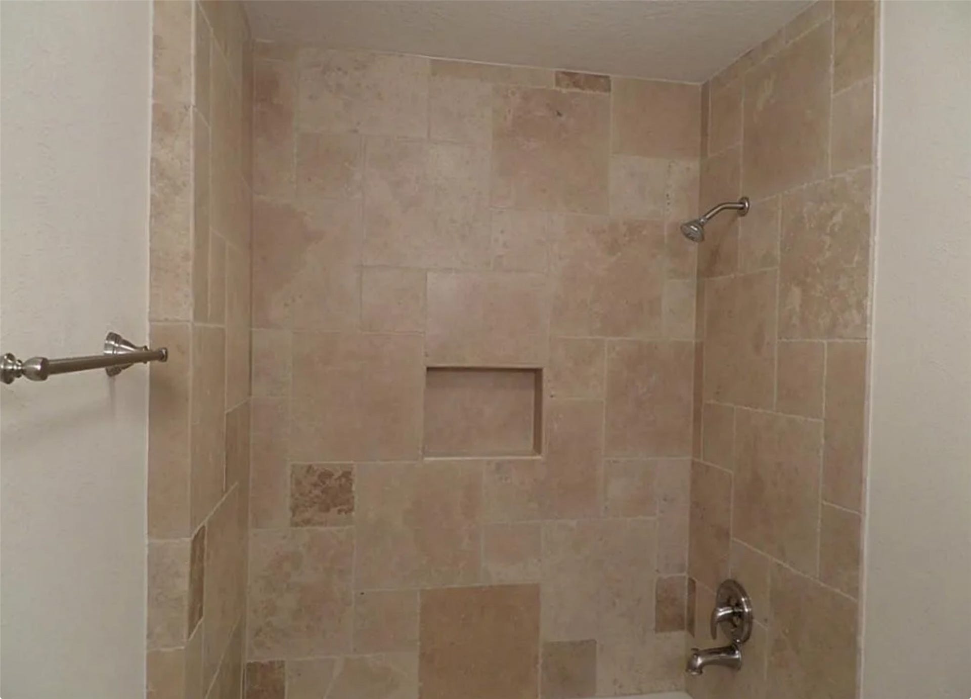 210 N Dreamweaver Circle, The Woodlands, TX 77380 2nd Bath