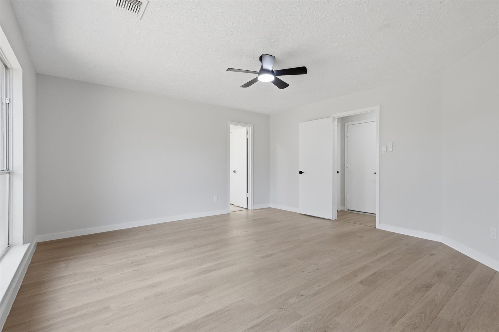 3019 Lotus Lane, Pearland, TX 77584