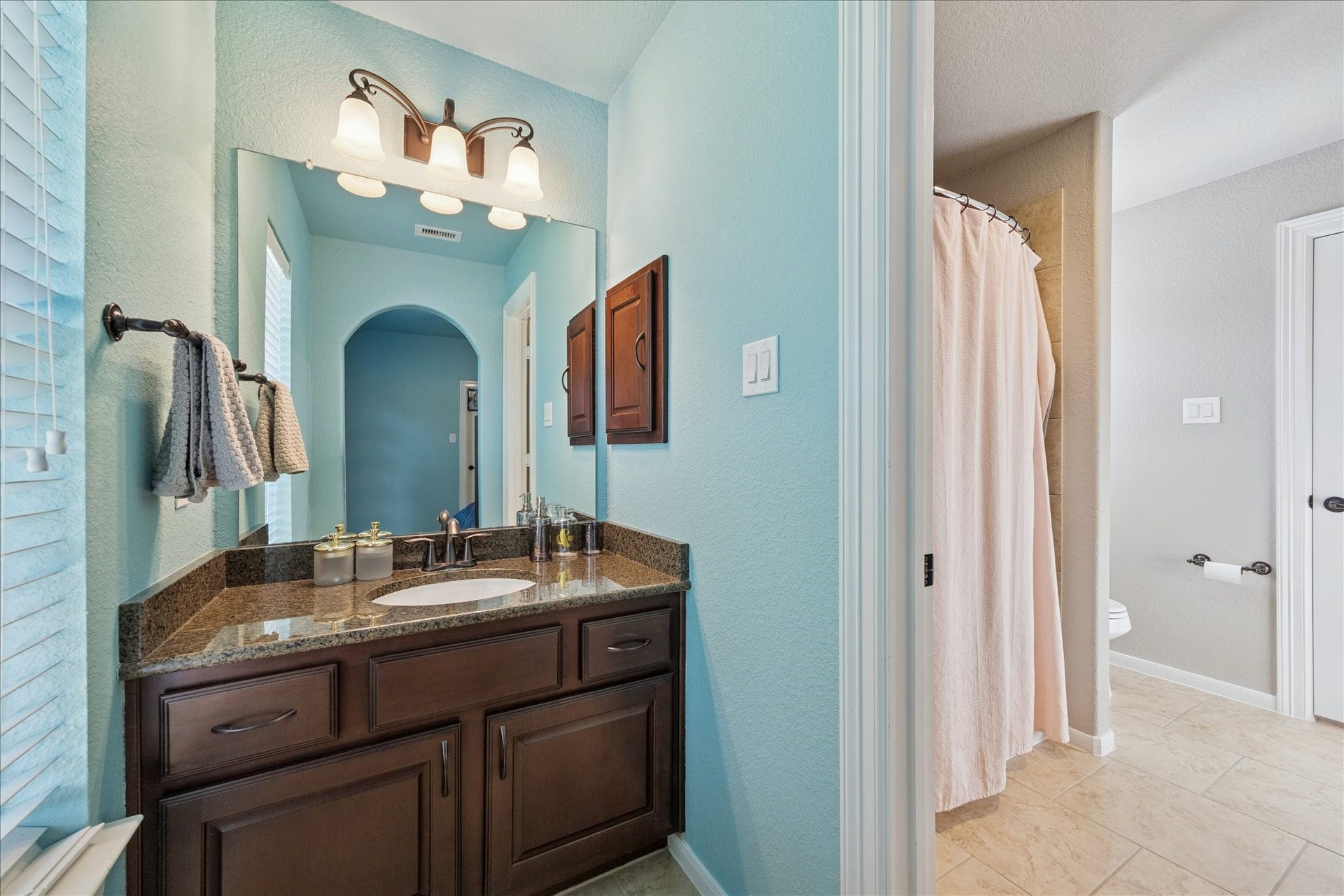 410 Mcallister Avenue, Sugar Land, TX 77479