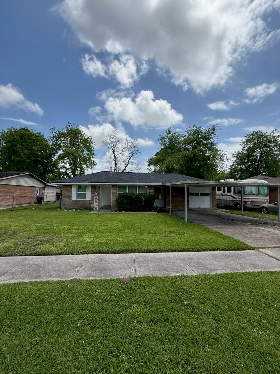 Property photo for 407 Midway Drive, Baytown, TX