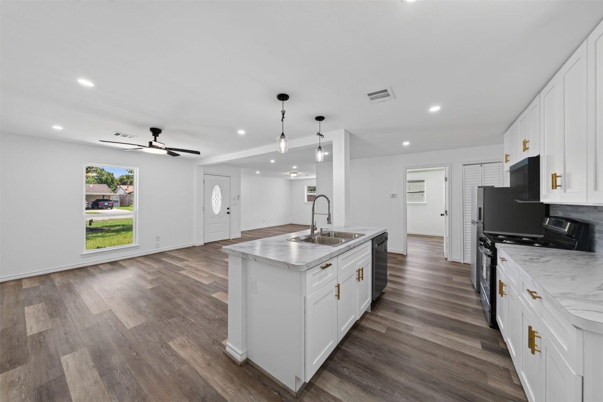 7338 Conley Street, Houston, TX 77021 7338 Conley Street, Houston, TX 77021