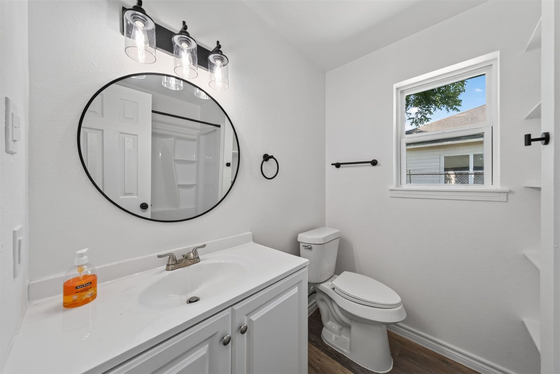 7338 Conley Street, Houston, TX 77021 7338 Conley Street, Houston, TX 77021