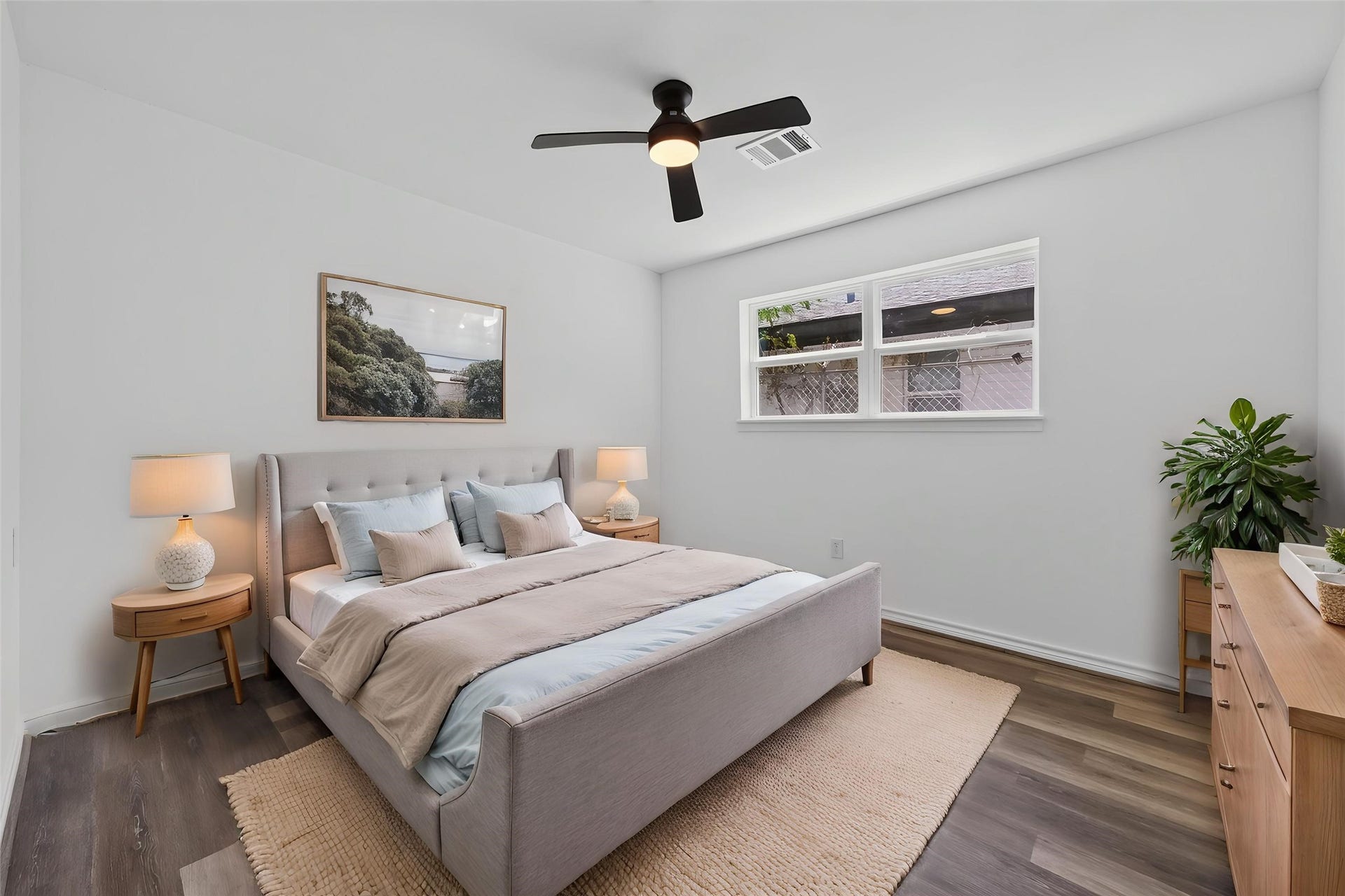 7338 Conley Street, Houston, TX 77021 VIRTUALLY STAGED
