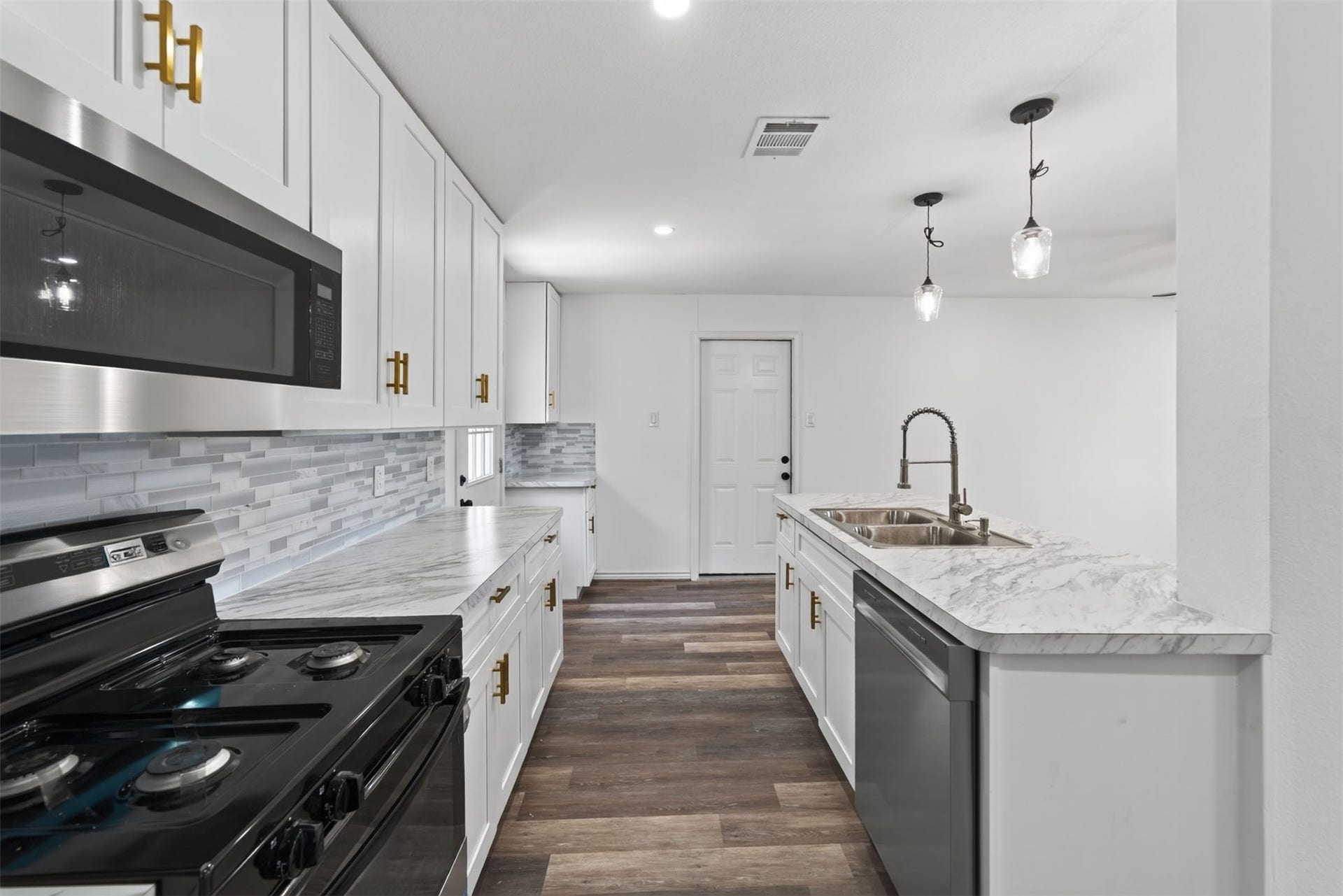 7338 Conley Street, Houston, TX 77021 7338 Conley Street, Houston, TX 77021