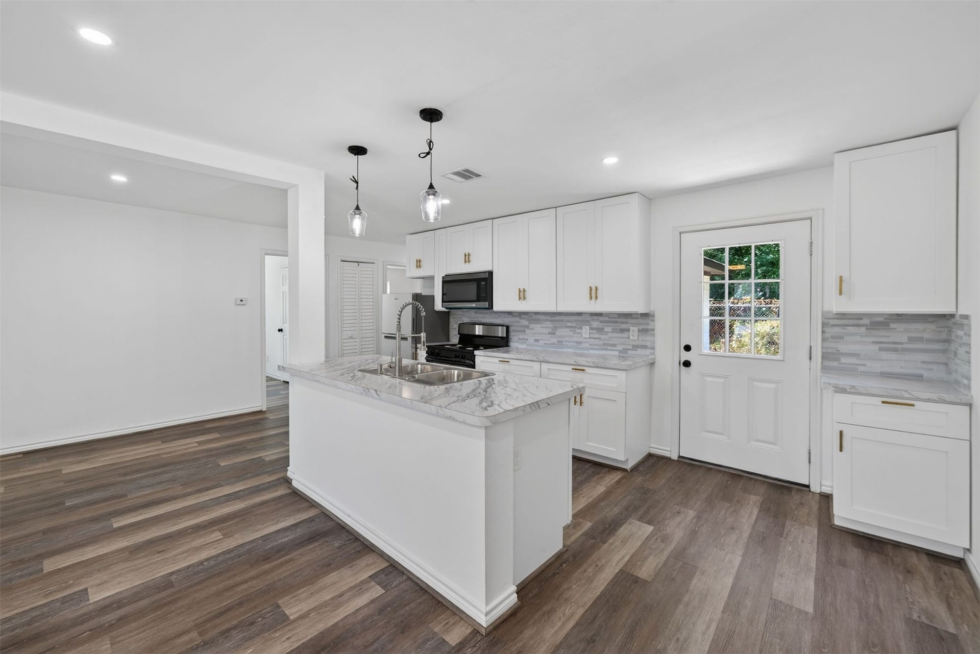 7338 Conley Street, Houston, TX 77021 7338 Conley Street, Houston, TX 77021
