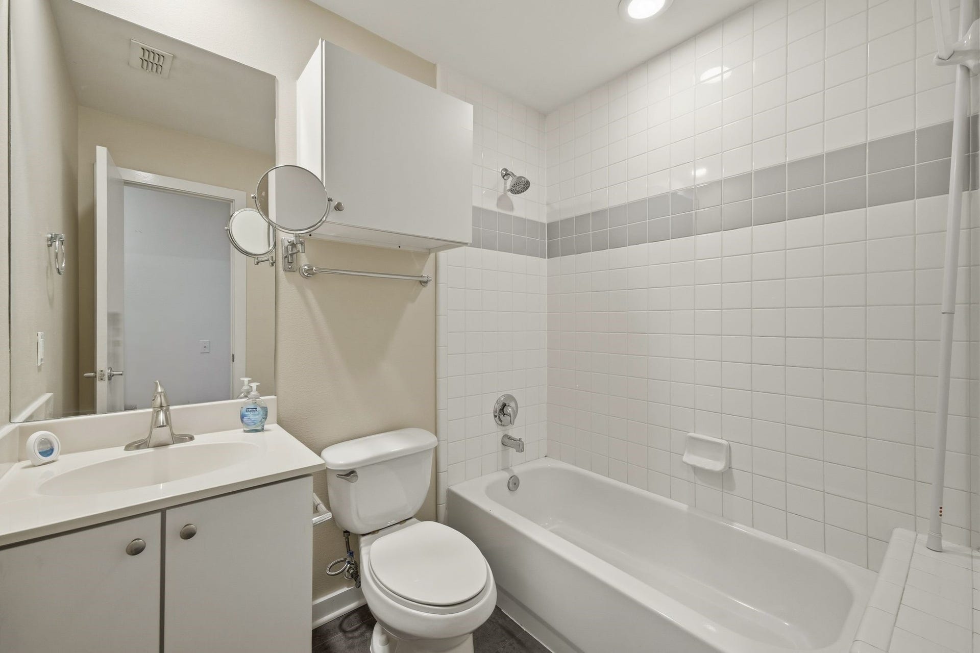 2605 Calumet Street, #22, Houston, TX 77004 2605 Calumet Street, #22, Houston, TX 77004
