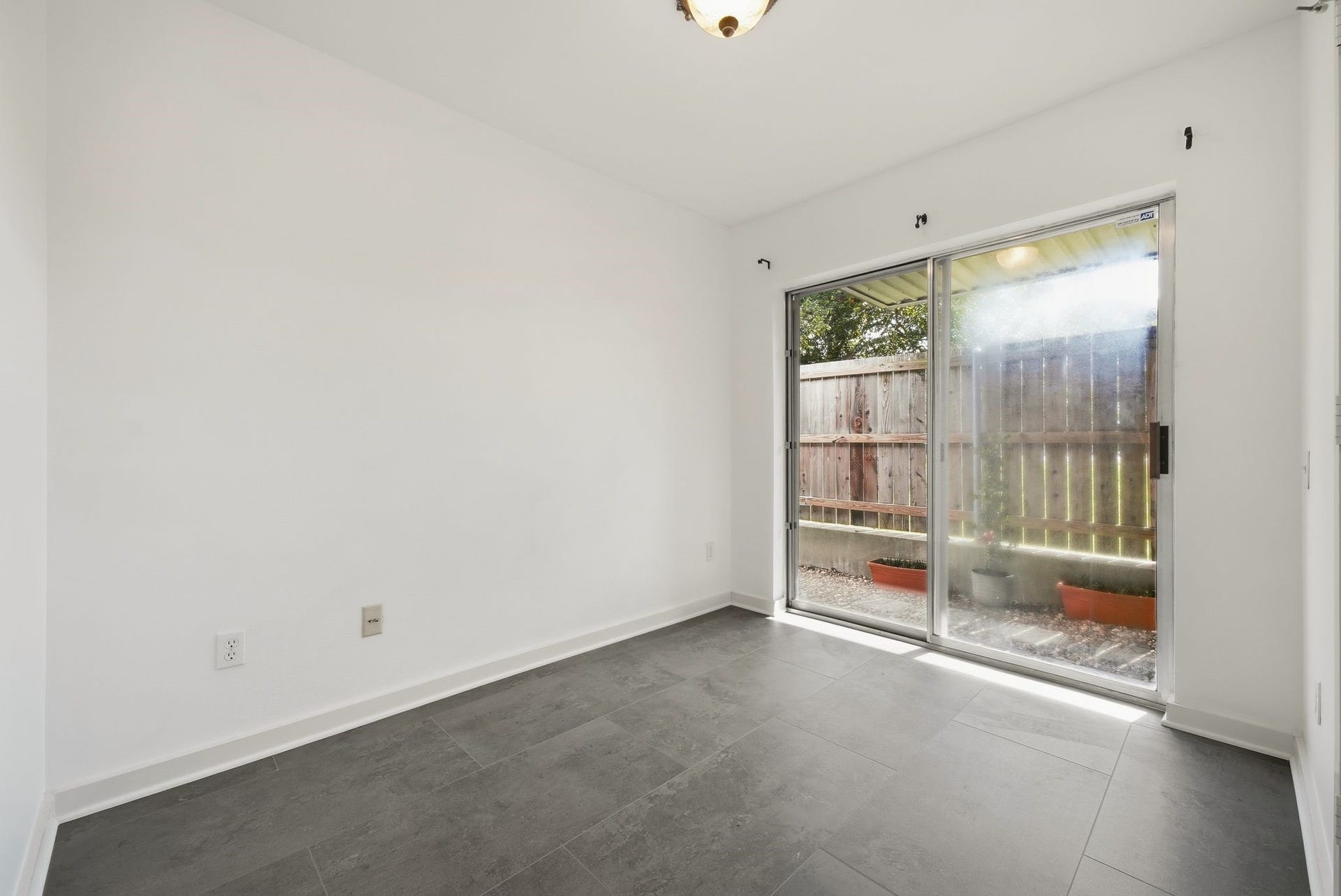2605 Calumet Street, #22, Houston, TX 77004 2605 Calumet Street, #22, Houston, TX 77004