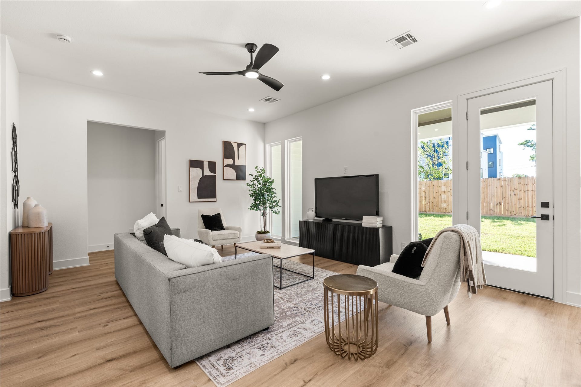6714 Tierwester Street, Houston, TX 77021 Generously proportioned and thoughtfully arranged, the living room offers ample flexibility for seating configurations without compromising circulation.