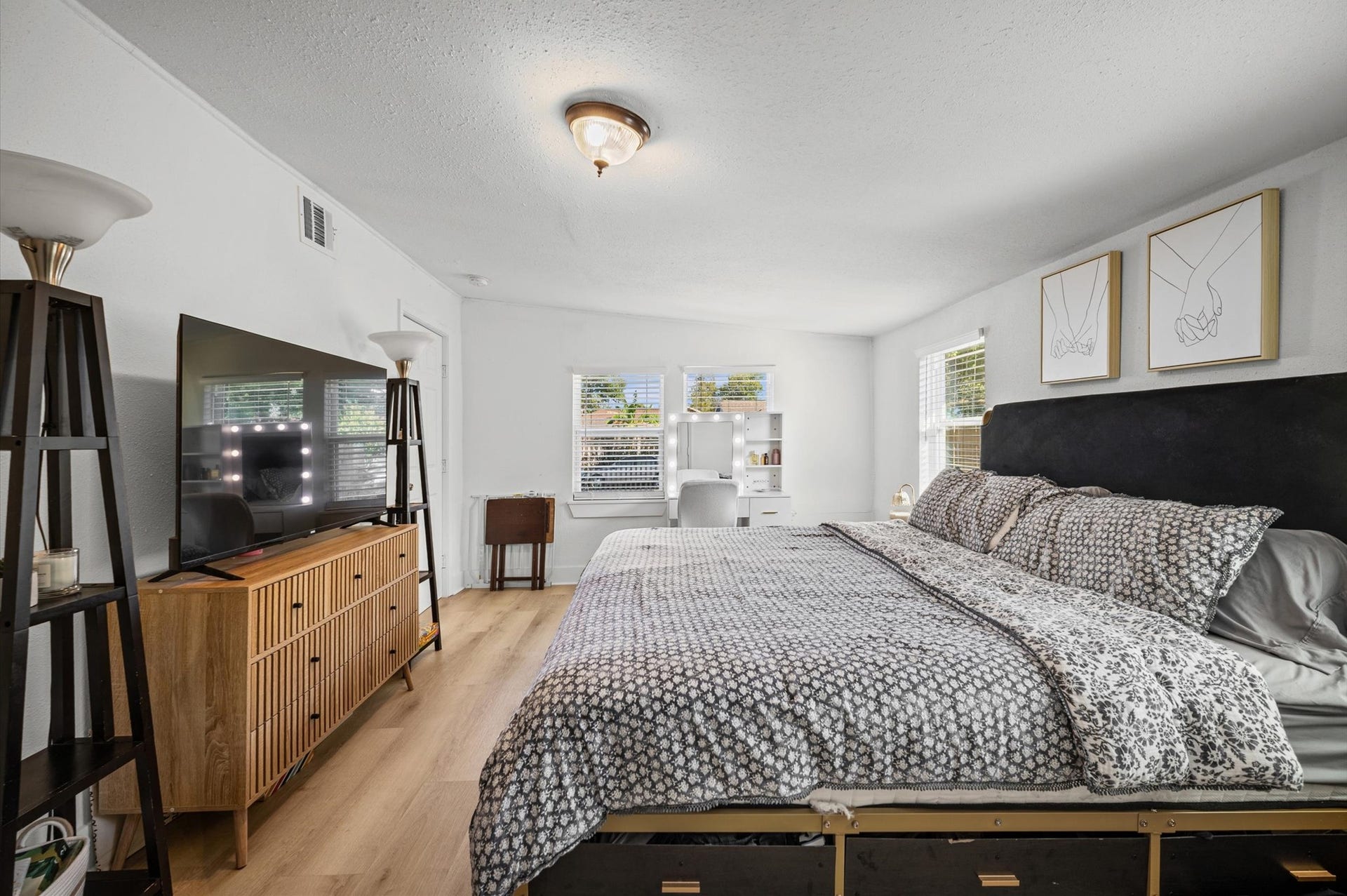 3905 Cotswold Street, Houston, TX 77009 3905 Cotswold Street, Houston, TX 77009