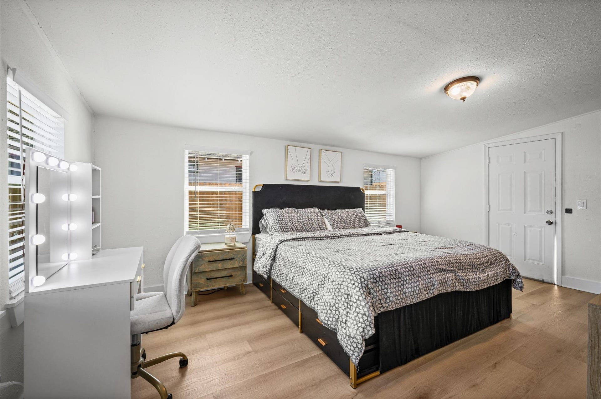 3905 Cotswold Street, Houston, TX 77009 3905 Cotswold Street, Houston, TX 77009