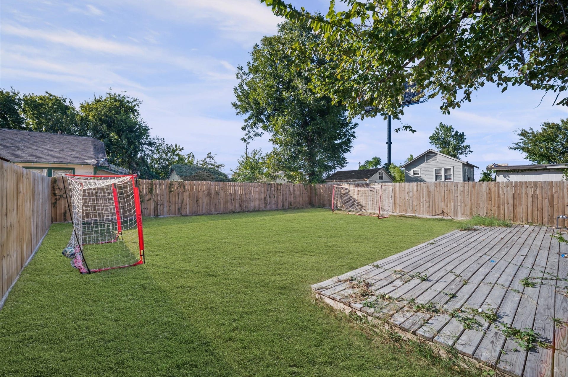 3905 Cotswold Street, Houston, TX 77009 3905 Cotswold Street, Houston, TX 77009