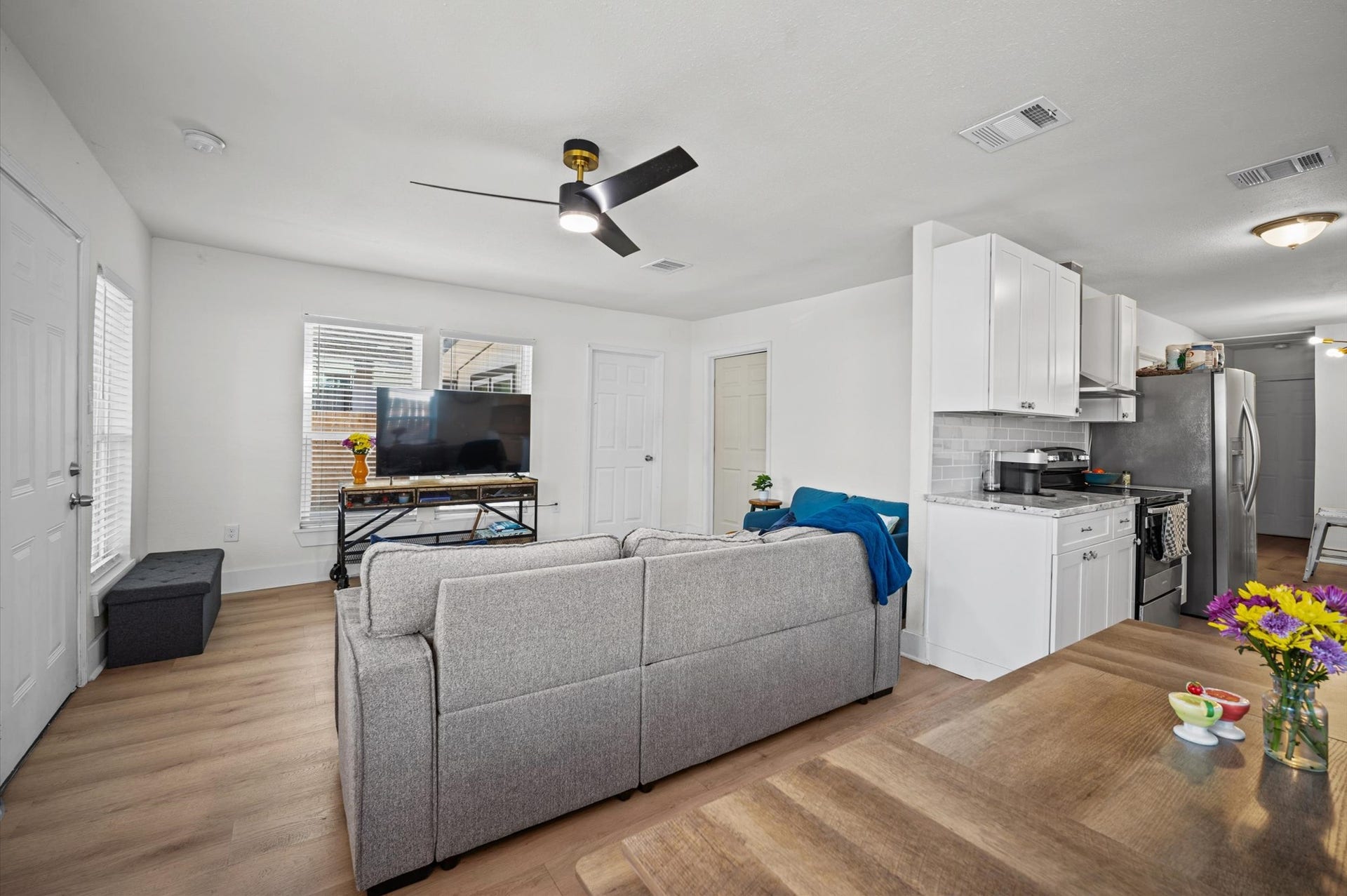 3905 Cotswold Street, Houston, TX 77009 3905 Cotswold Street, Houston, TX 77009