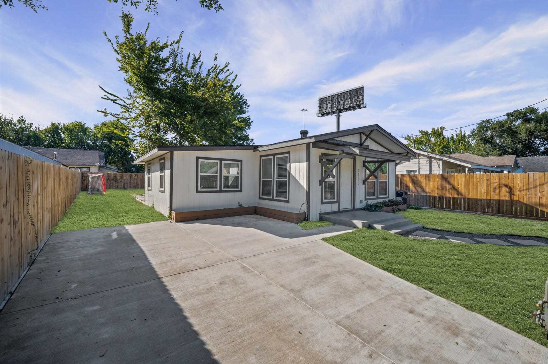 3905 Cotswold Street, Houston, TX 77009 3905 Cotswold Street, Houston, TX 77009