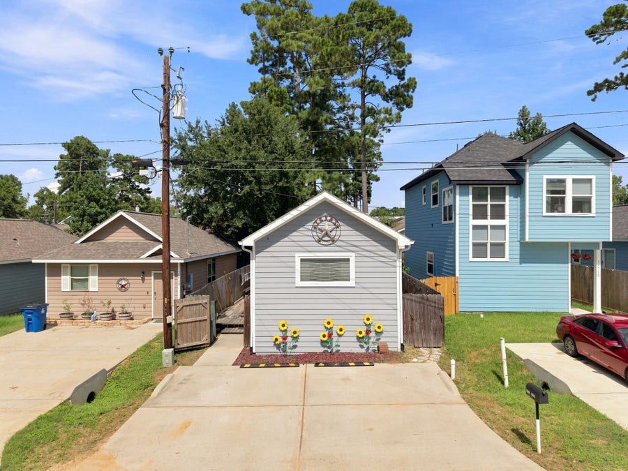 Property photo for 16714 E Forrestal, Montgomery, TX