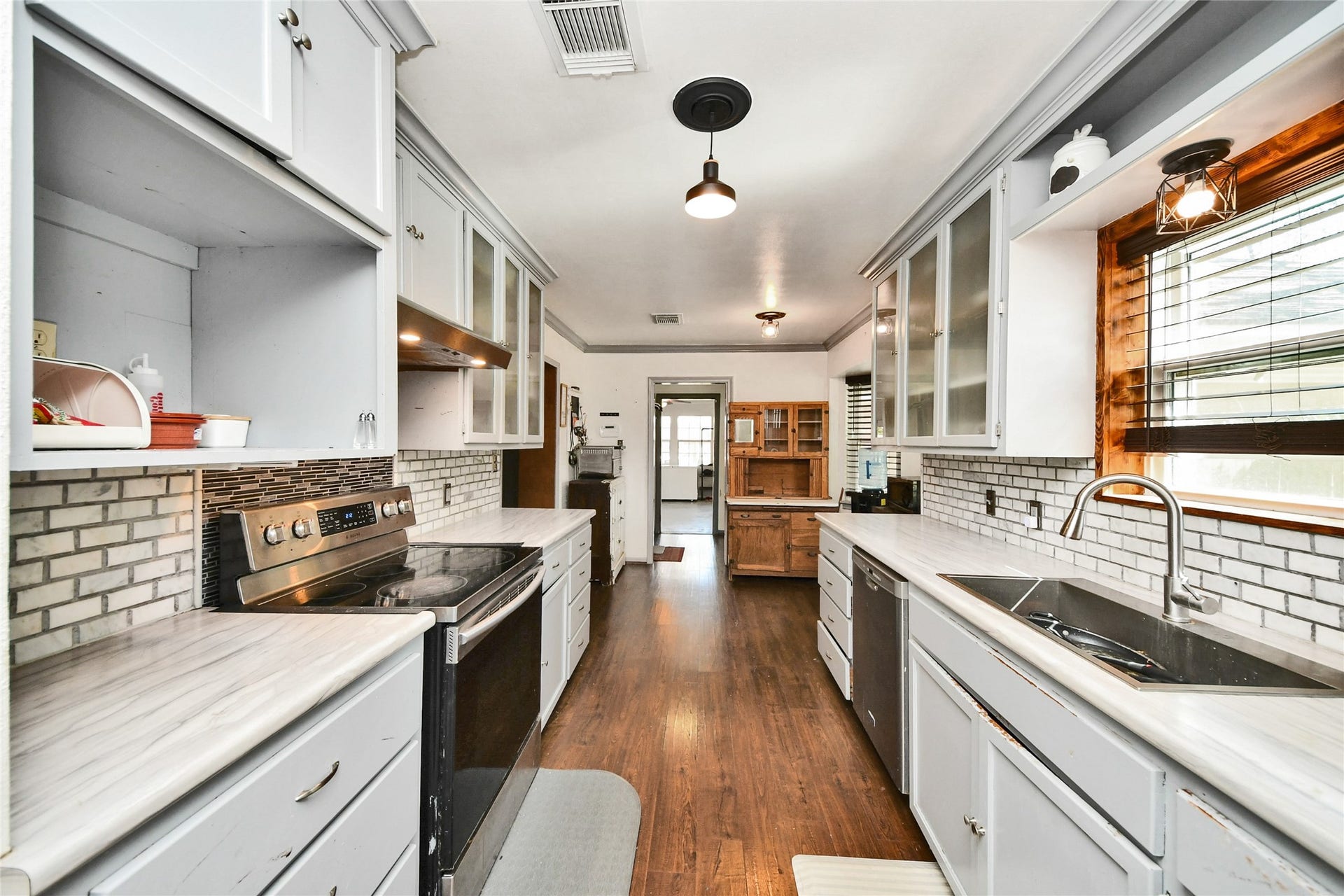 26602 Maplewood Drive, Spring, TX 77386 26602 Maplewood Drive, Spring, TX 77386