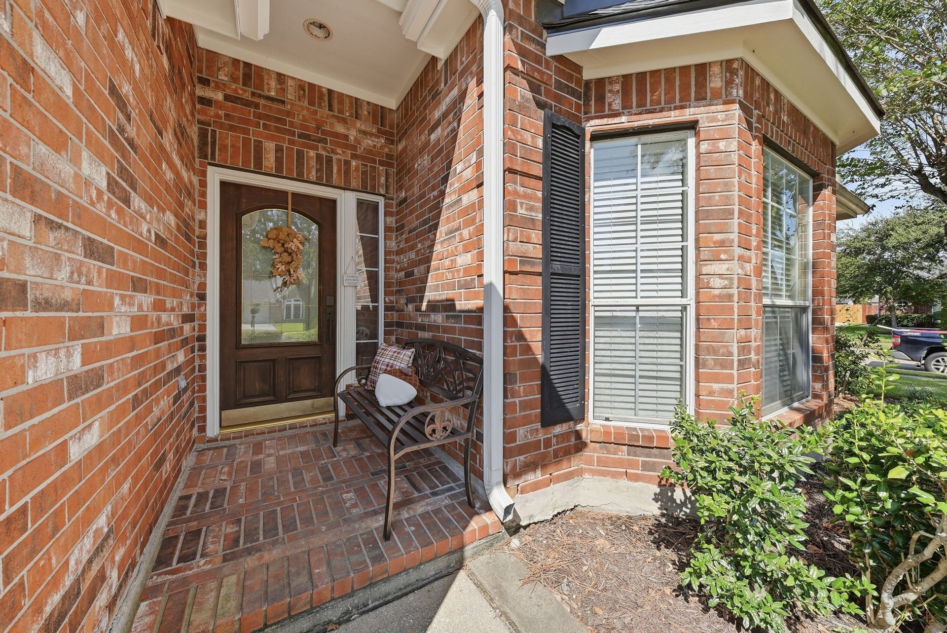 402 Prattwood Court, League City, TX 77573 Schedule your tour today!