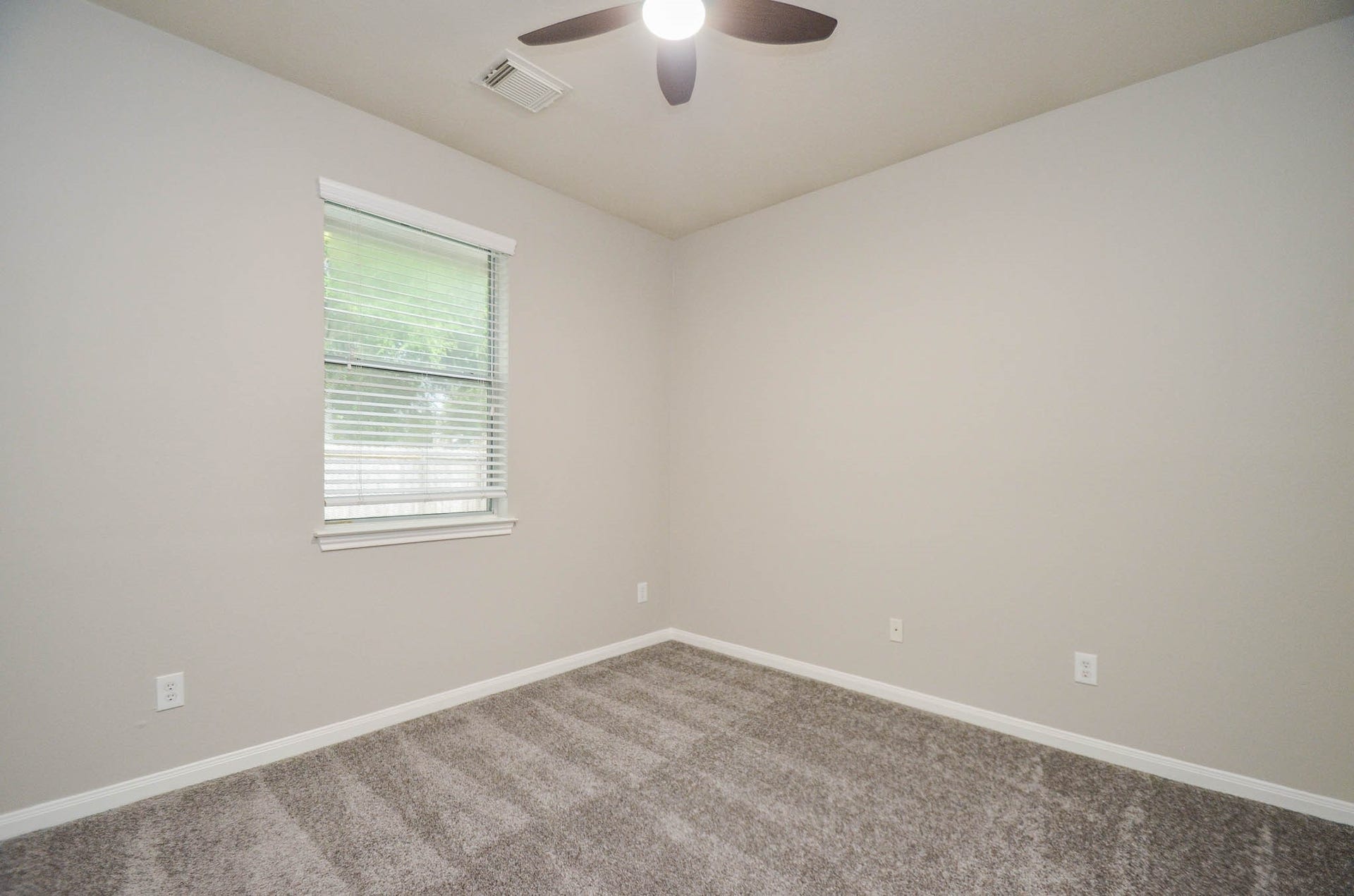 402 Prattwood Court, League City, TX 77573 Bedroom #2 without furniture