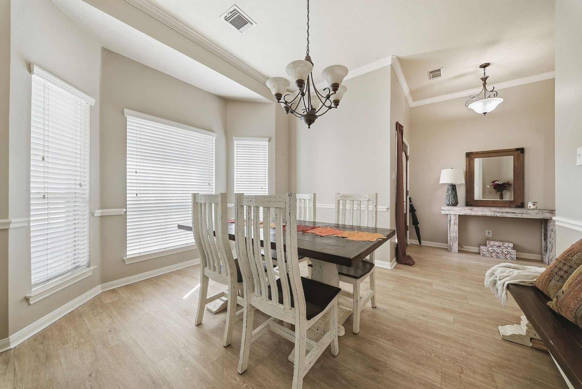 402 Prattwood Court, League City, TX 77573 Dining room with access to the kitchen
