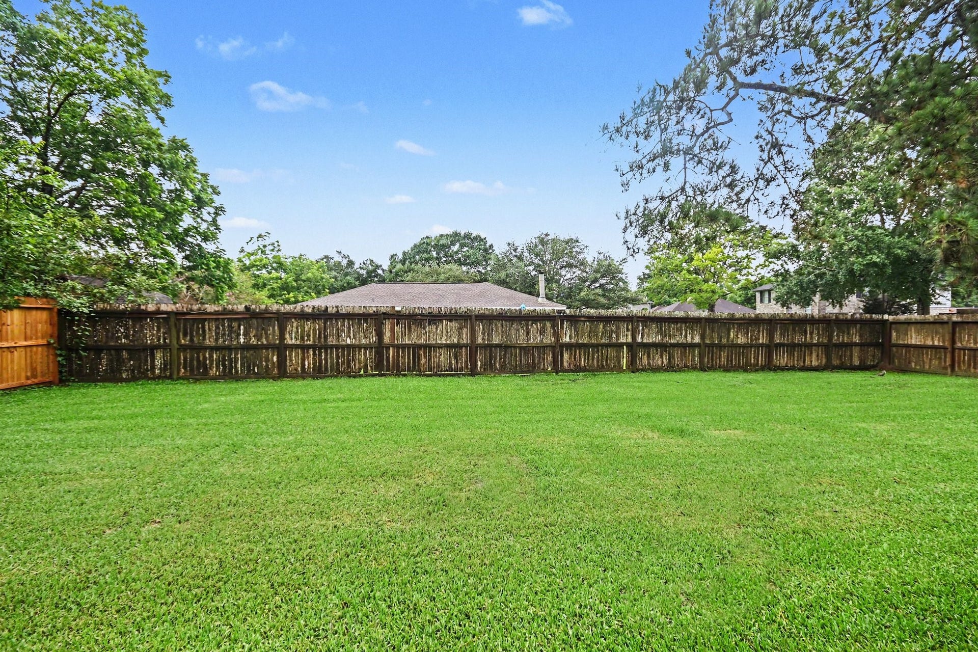 3810 Clover Drive, Alvin, TX 77511 3810 Clover Drive, Alvin, TX 77511