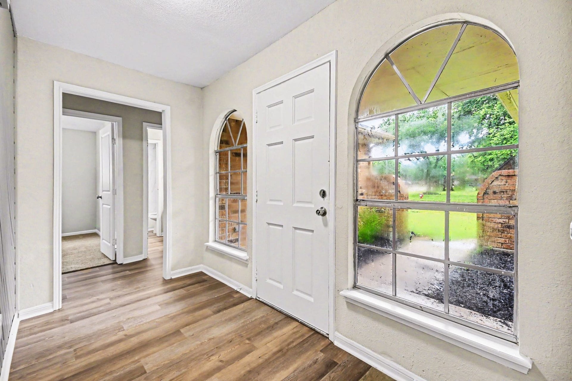 3810 Clover Drive, Alvin, TX 77511 3810 Clover Drive, Alvin, TX 77511