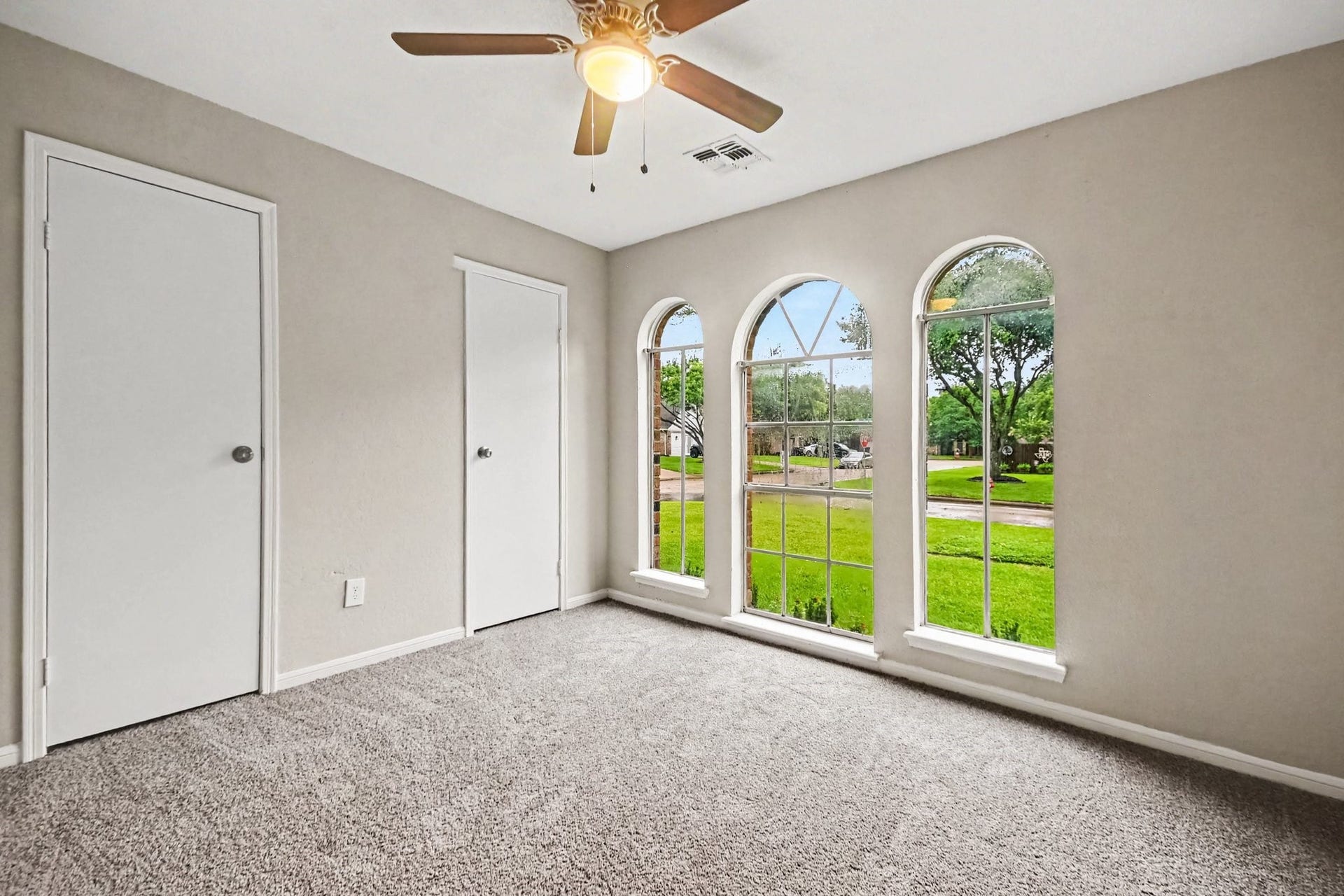3810 Clover Drive, Alvin, TX 77511 3810 Clover Drive, Alvin, TX 77511