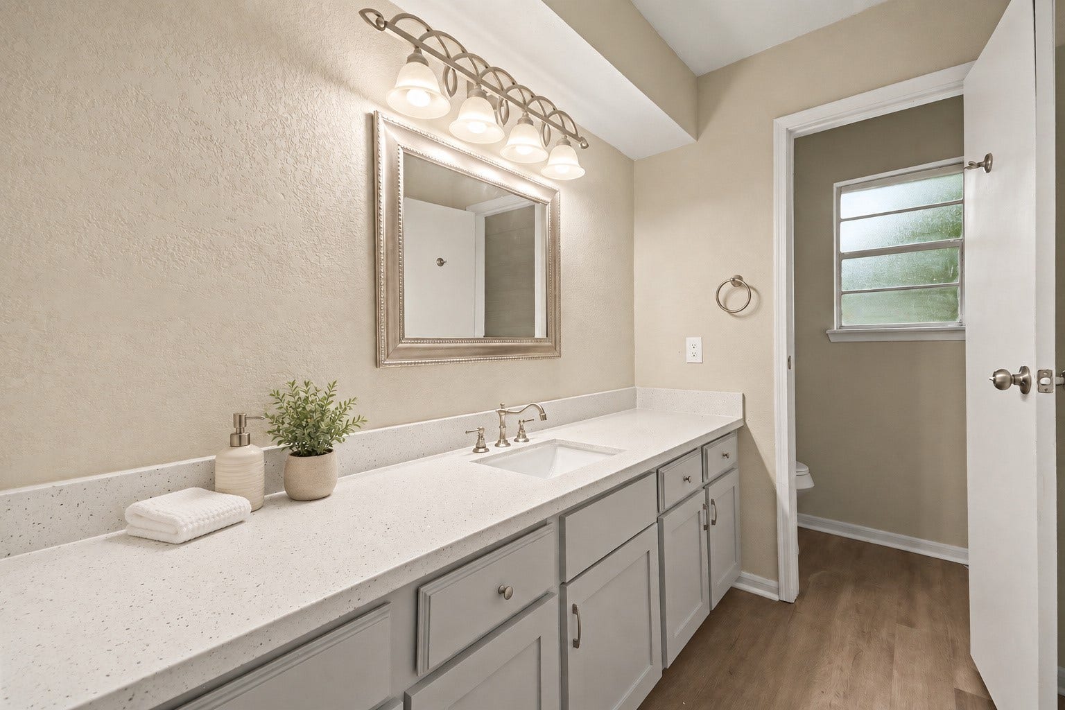 3810 Clover Drive, Alvin, TX 77511 3810 Clover Drive, Alvin, TX 77511