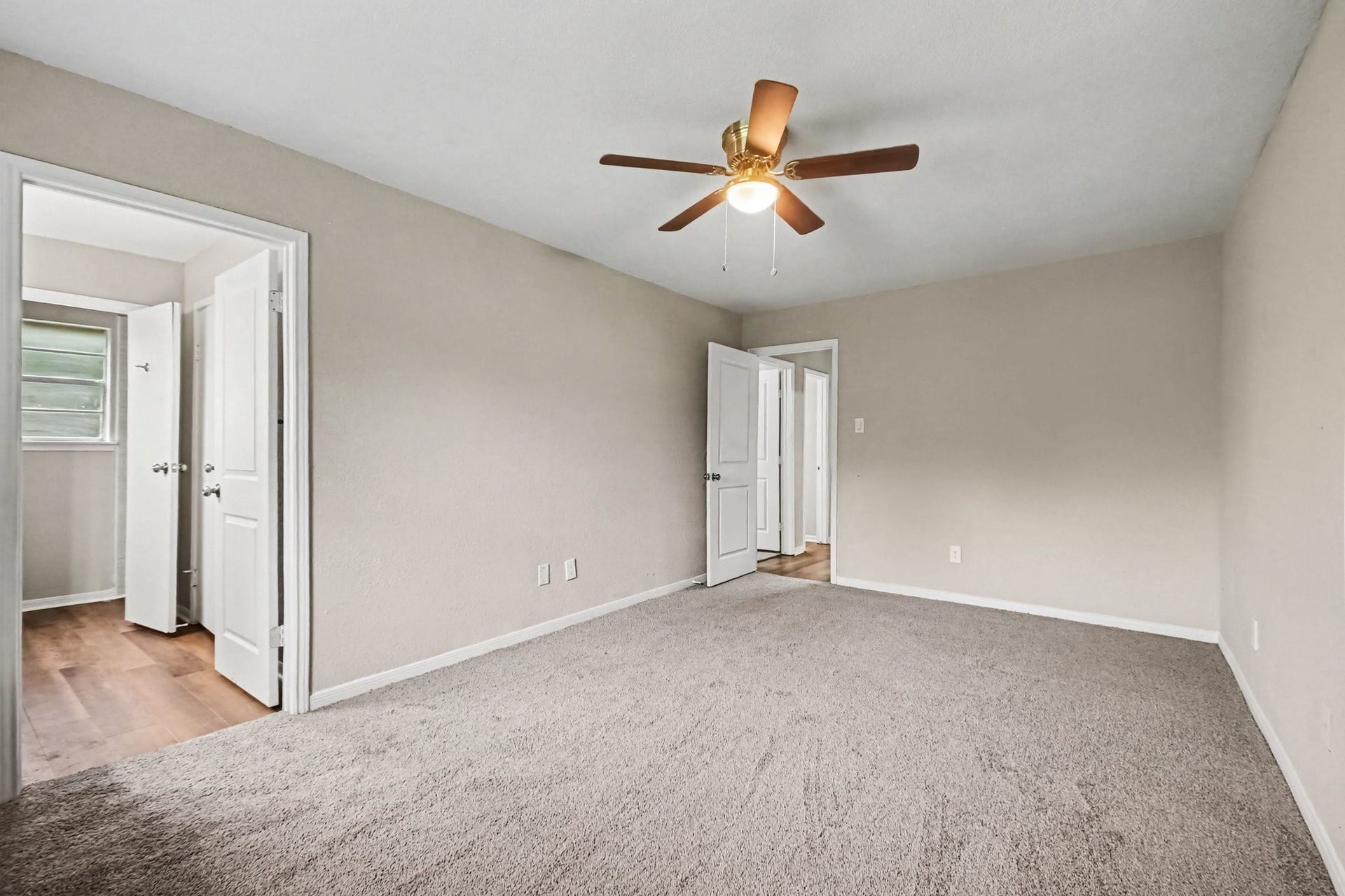 3810 Clover Drive, Alvin, TX 77511 3810 Clover Drive, Alvin, TX 77511
