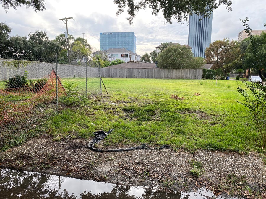 Property photo for 4711 Oakshire Drive, Houston, TX