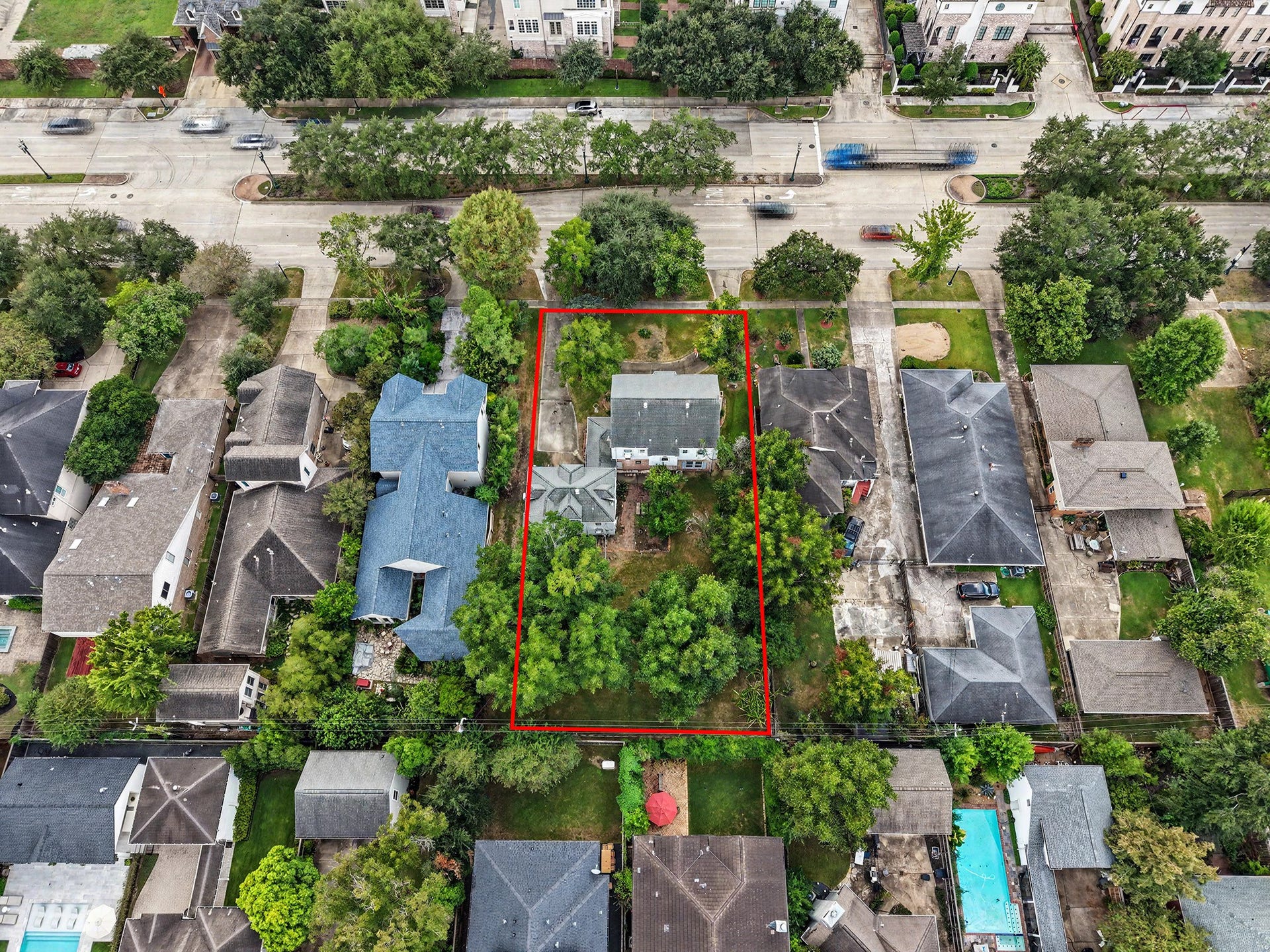 3736 Bellaire Boulevard, Southside Place, TX 77025 The expansive lot.