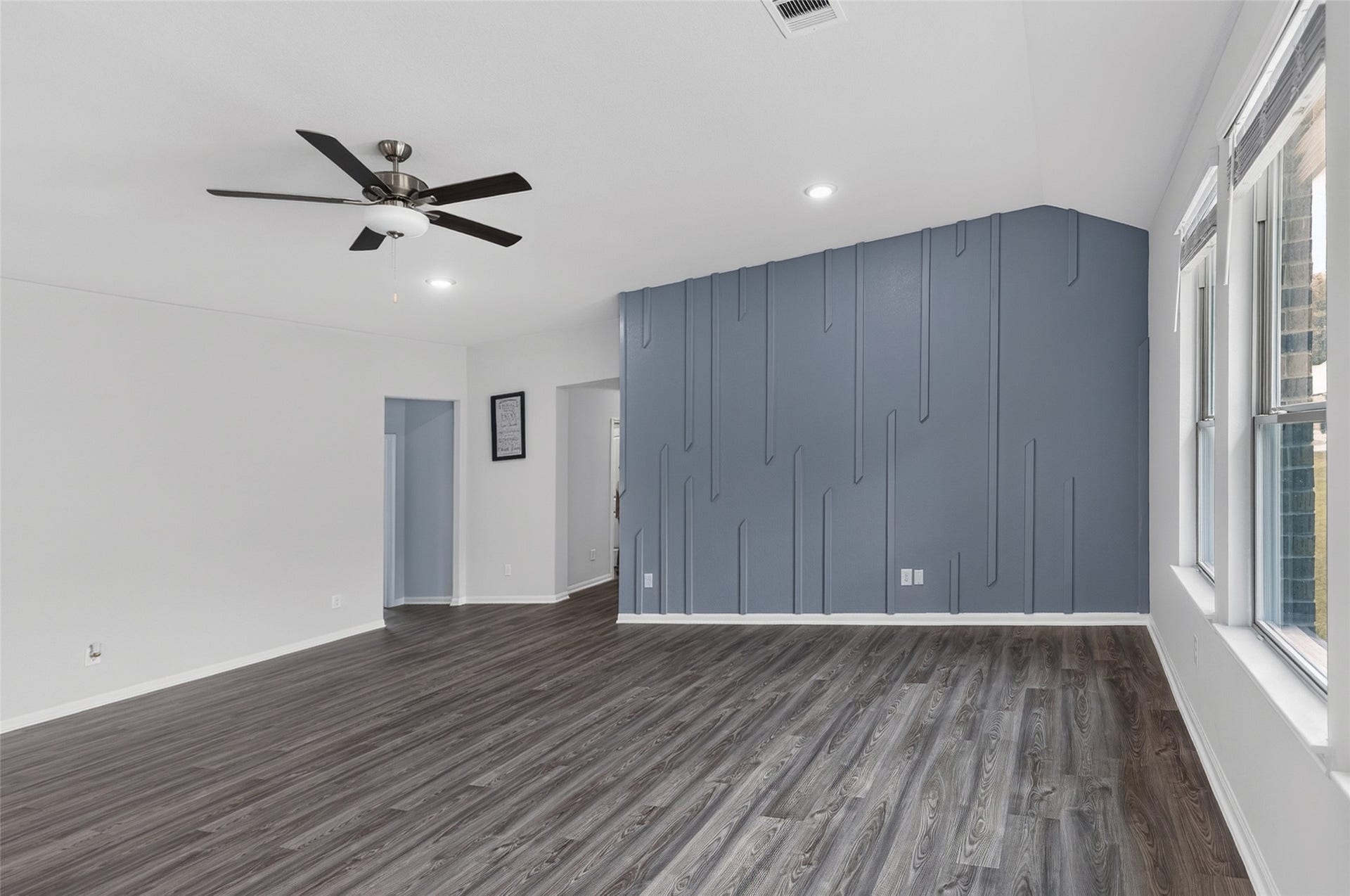 1295 Road 66112, Dayton, TX 77535 Living room 3
