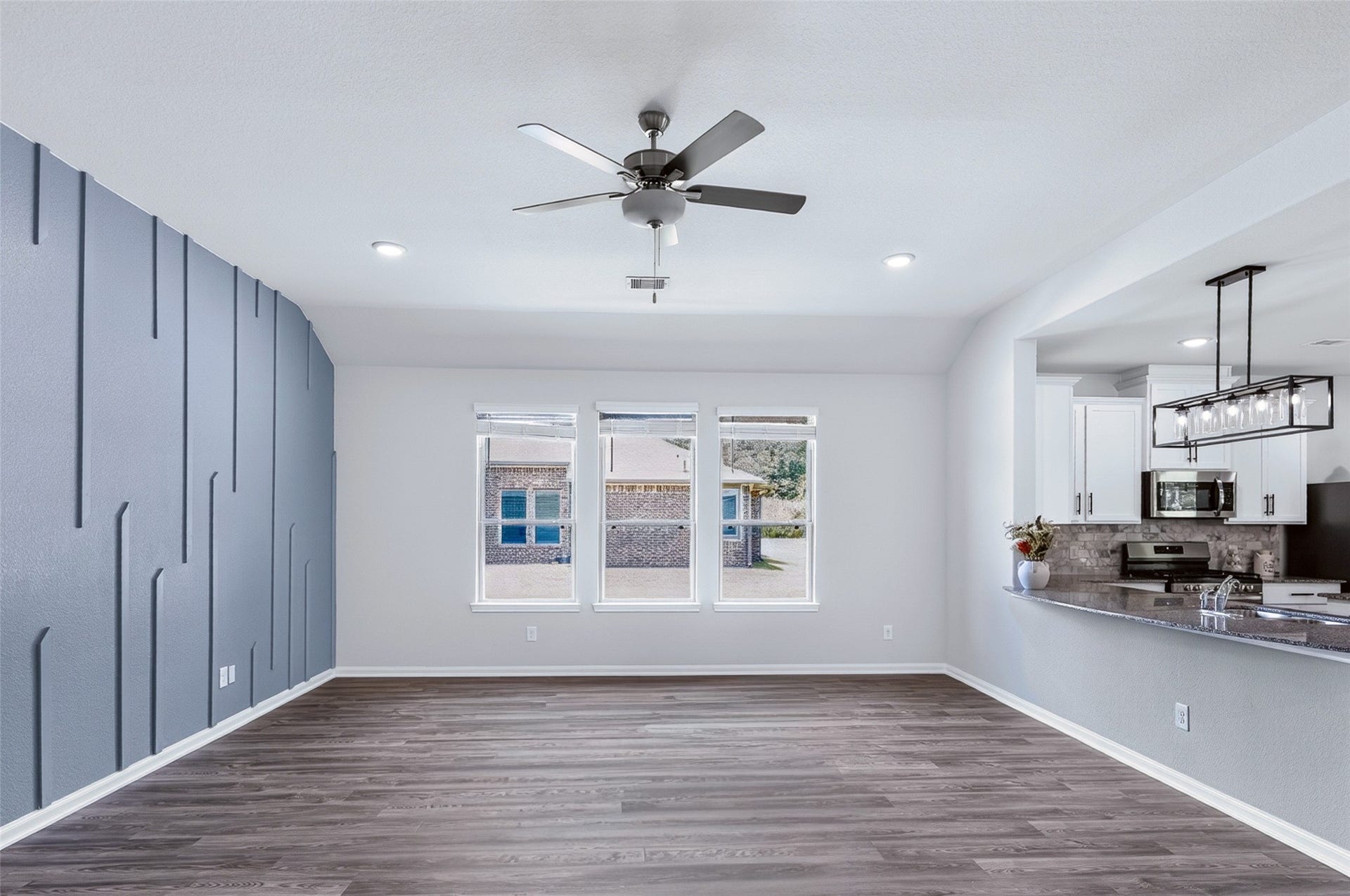 1295 Road 66112, Dayton, TX 77535 Living room view 2