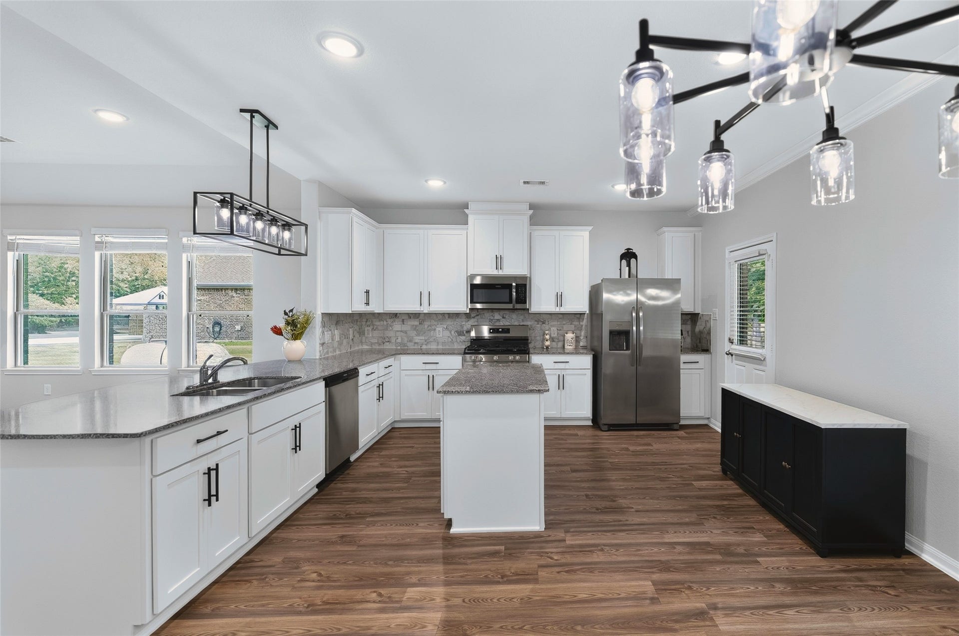 1295 Road 66112, Dayton, TX 77535 Kitchen