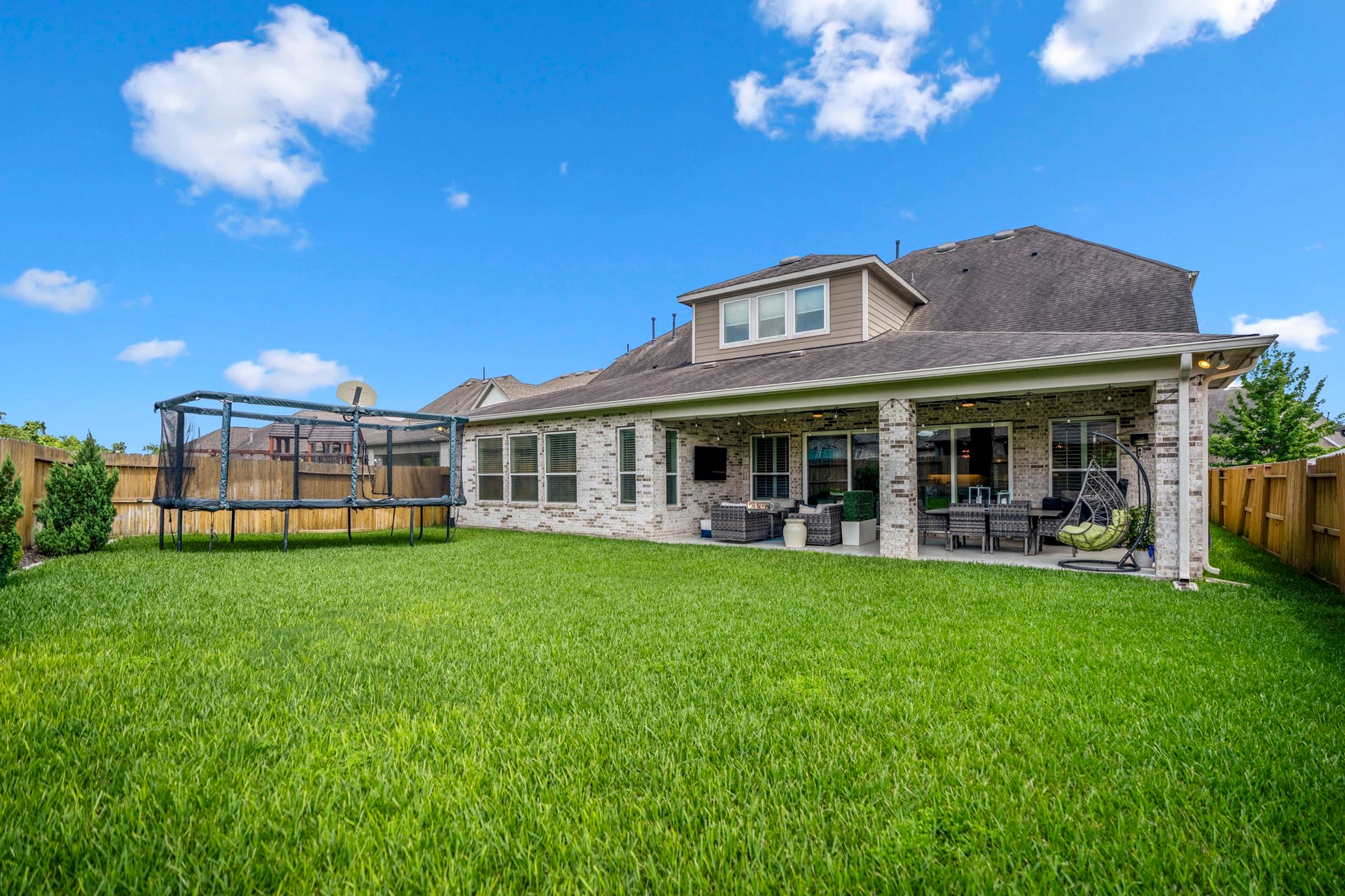 10615 Parkwood Court, Missouri City, TX 77459 With a backyard this size, theres still plenty of room to add a future pool while maintaining space for outdoor living, play, and entertaining.