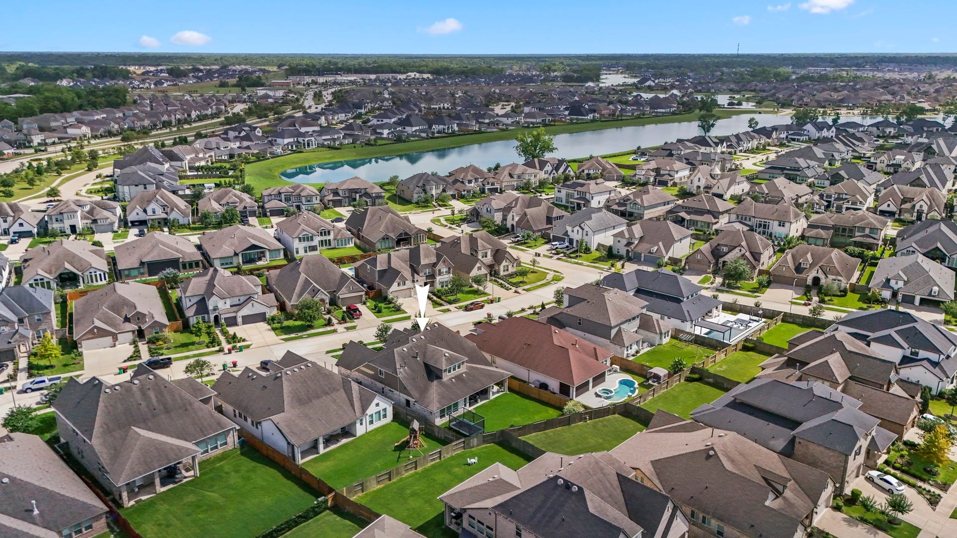 10615 Parkwood Court, Missouri City, TX 77459 Located in the highly desirable Sienna community, this home is surrounded by scenic lakes, walking trails, parks, and resort-style amenities that make everyday living feel elevated.