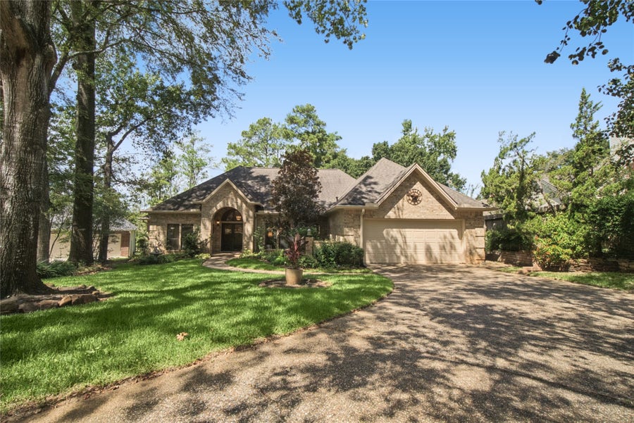 Property photo for 112 Inverness Drive, Conroe, TX