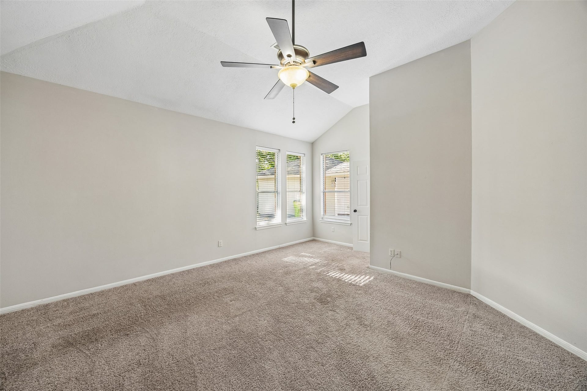4031 Mission Valley Drive, Missouri City, TX 77459 4031 Mission Valley Drive, Missouri City, TX 77459