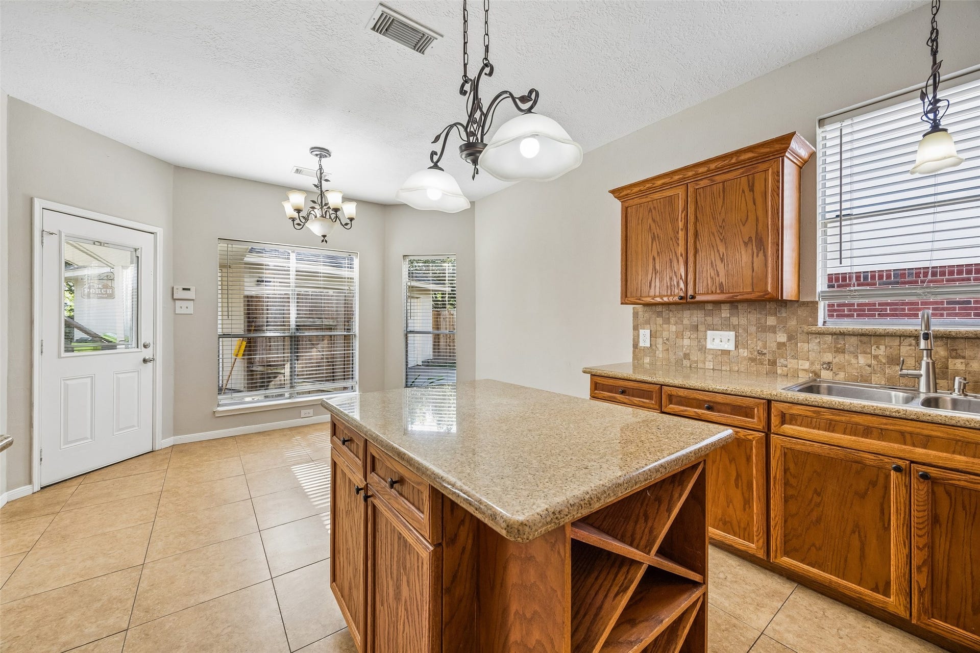 4031 Mission Valley Drive, Missouri City, TX 77459 4031 Mission Valley Drive, Missouri City, TX 77459