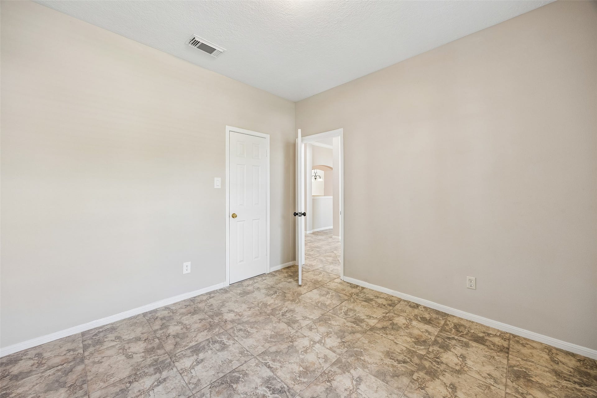 4031 Mission Valley Drive, Missouri City, TX 77459 2nd Bedroom first floor