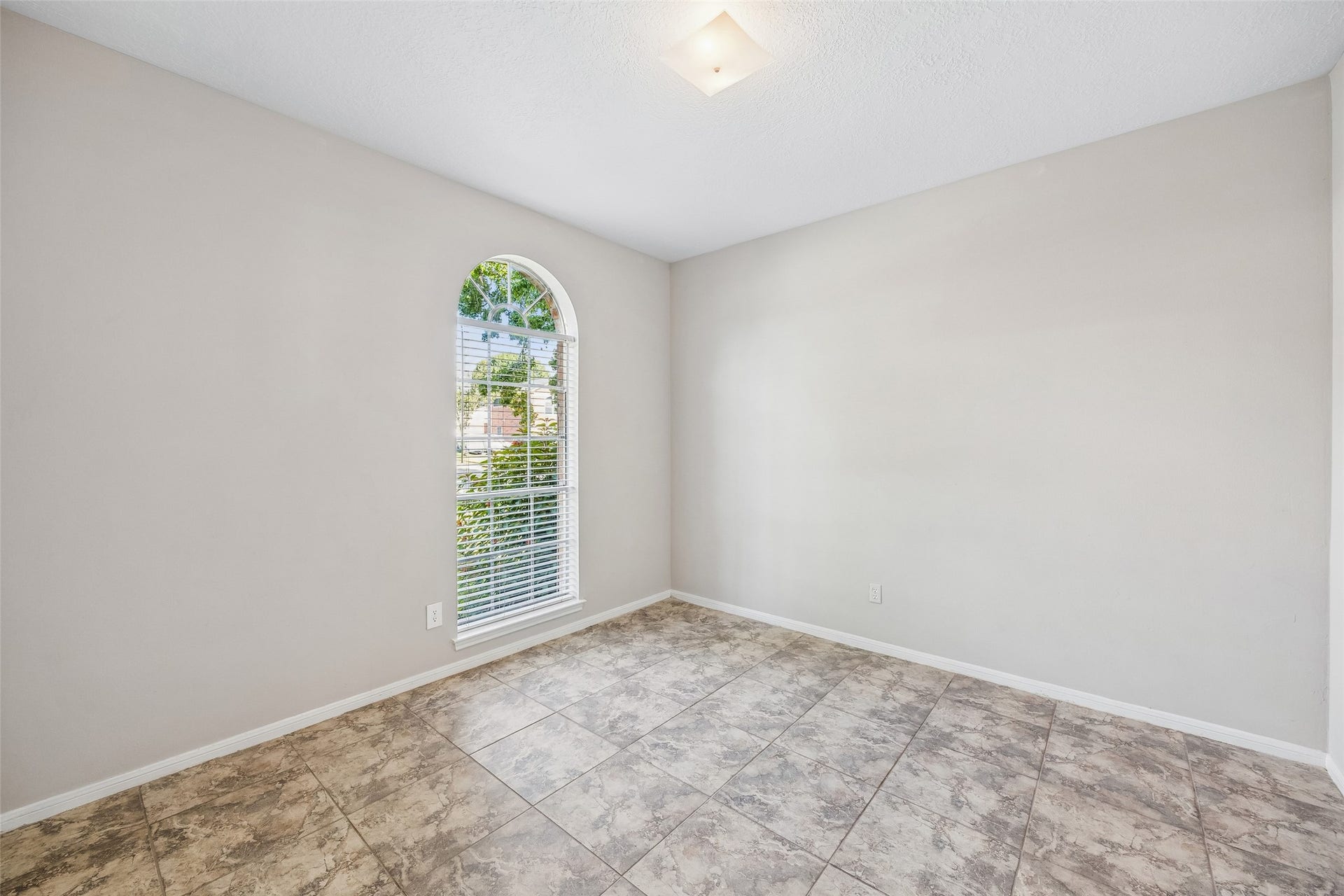 4031 Mission Valley Drive, Missouri City, TX 77459 2nd Bedroom first floor