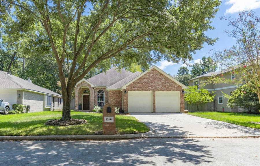 Property photo for 12506 Lakeview Drive, Montgomery, TX